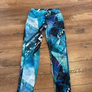 Blue and Black Abstract Leggings for Active Wear